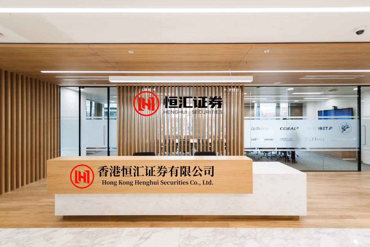 东信证券配资平台 【2026打卡中国】“南国烽烟”未远 中外网红在赣南这座纪念馆里对话历史